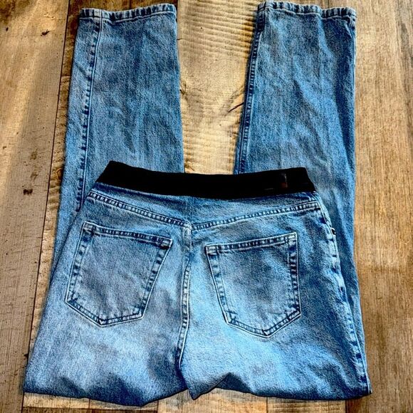 Abercrombie and Fitch SOCIAL TOURIST jeans- size 9R—29 - Picture 1 of 8